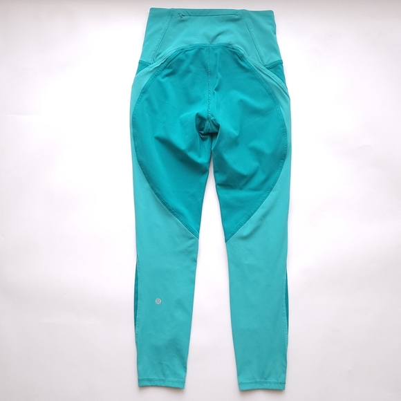 Like New Lululemon Train Times 7/8 Pant *Blocked 25" - Picture 8 of 14